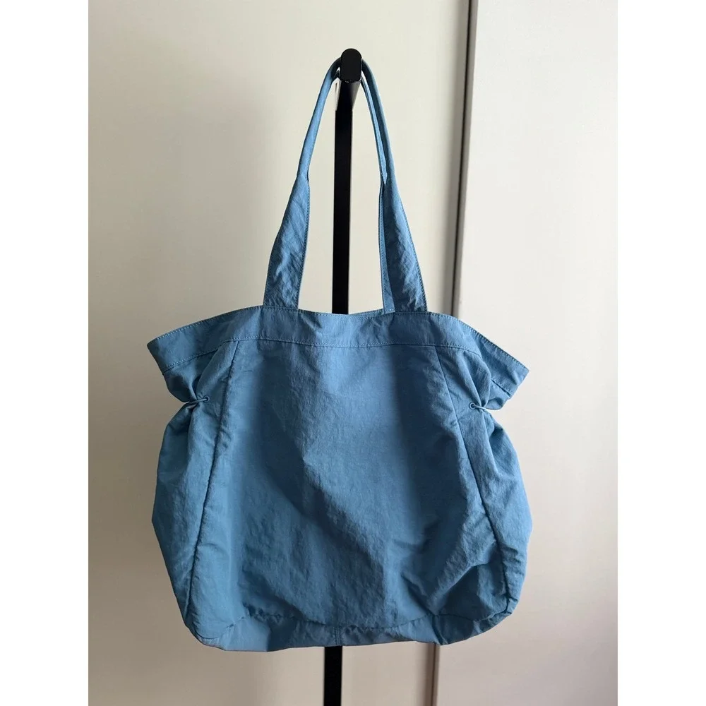 Lululemon Side-Cinch Shopper Bag 18L in Utility Blue